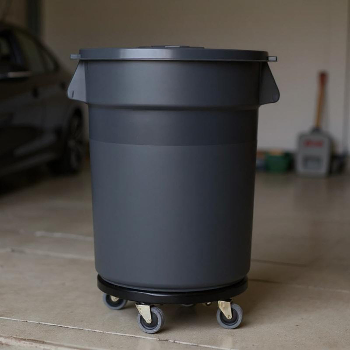 32 Gallon Outdoor Trash Can with Wheels C681644
